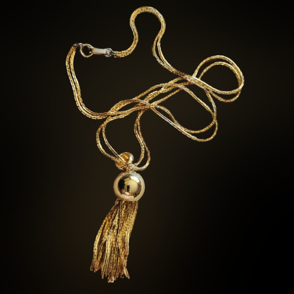 VTG Necklace Gold Tone